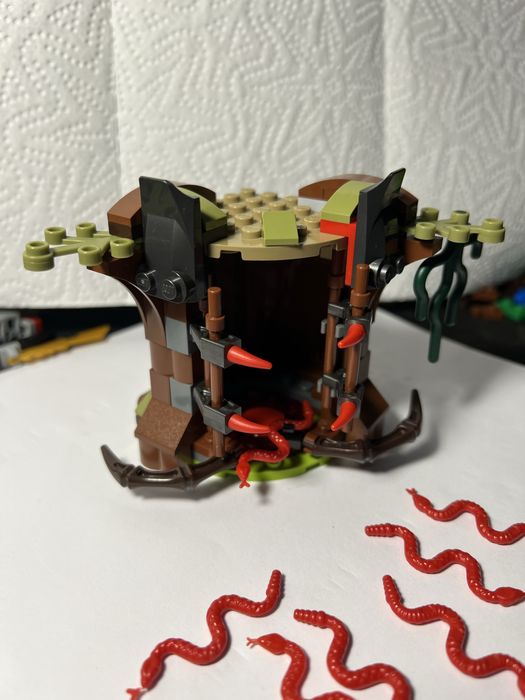 часть набора LEGO NINJAGO "Рассвет Железной Гибели"