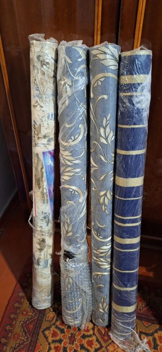 Продаю 4 рулона виниловых обоев новых