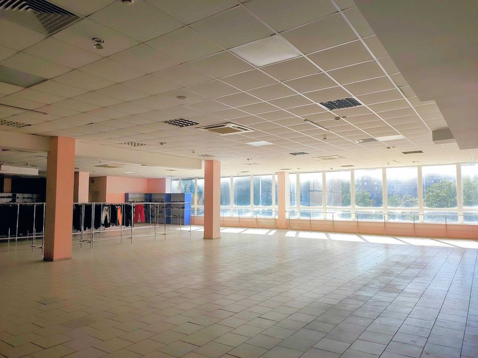 1100м²(можливо 3000) АТБ, Великий массив Зарічний, Десантна, парковка