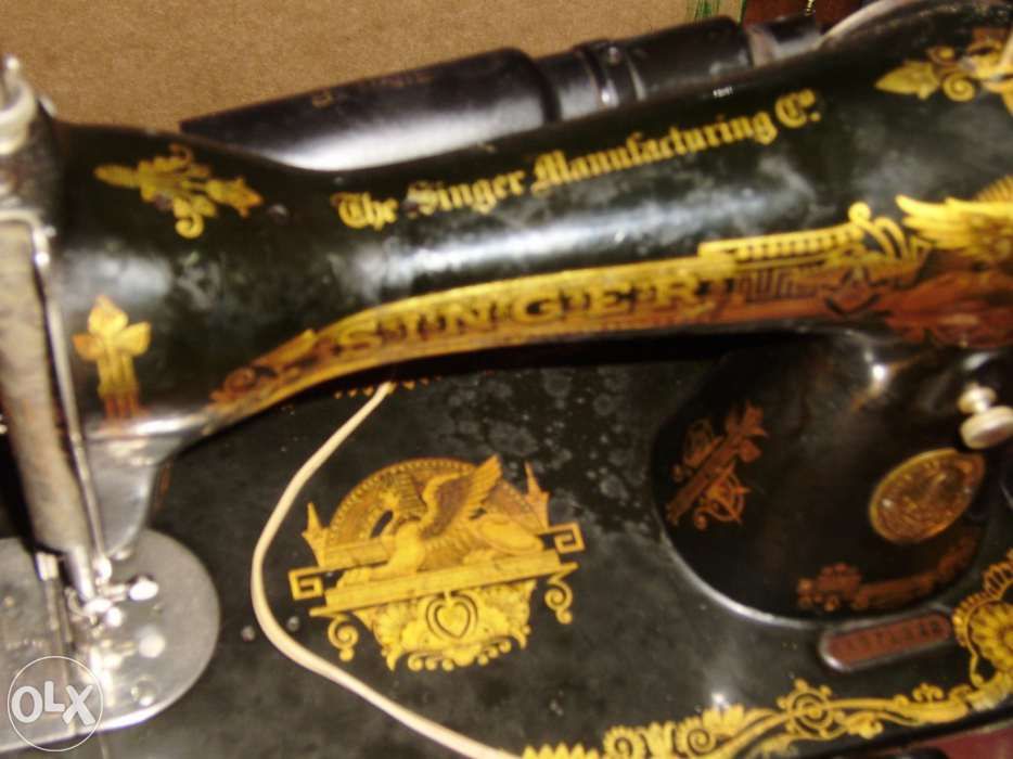 Máquina de Costura Singer
