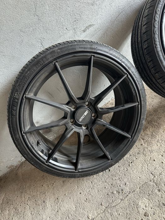 Motec Ultralight 19 8j et48 5x112