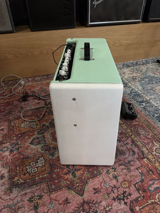 Amplificador guitarra Fender Hot Rod Deluxe 40w 12” Surf Green