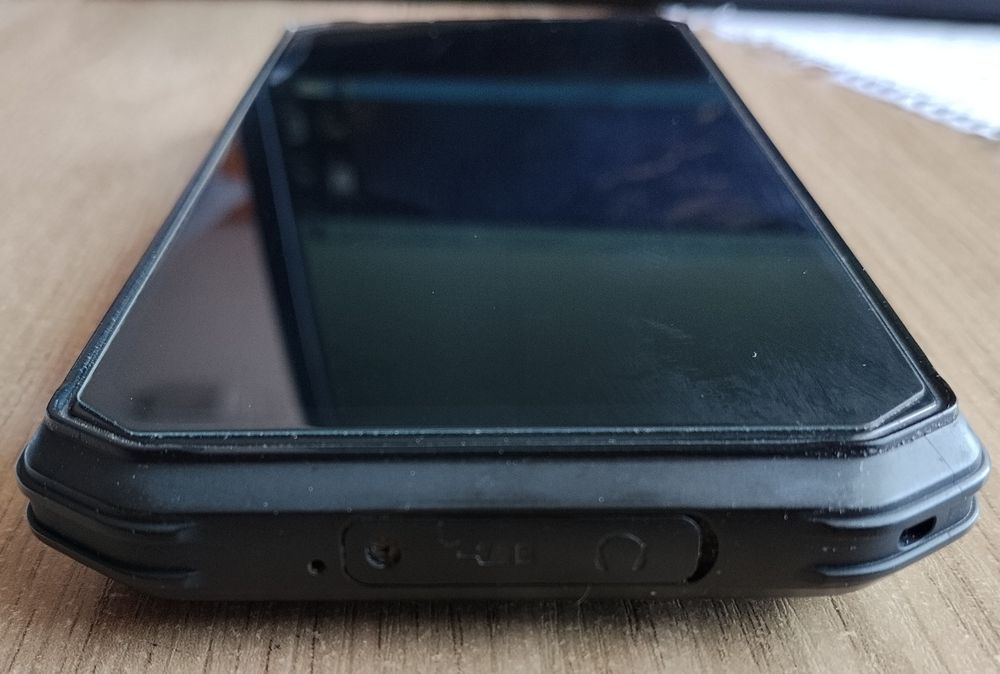 AGM G3 (12/512).