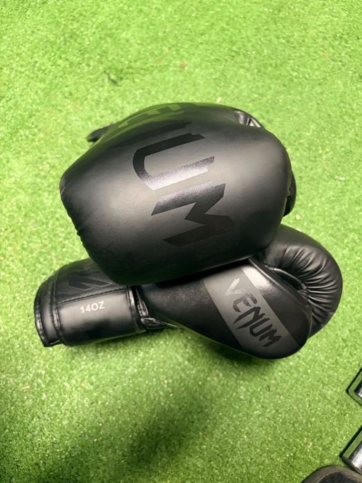 Luvas de boxe Venum elite + saco de boxe