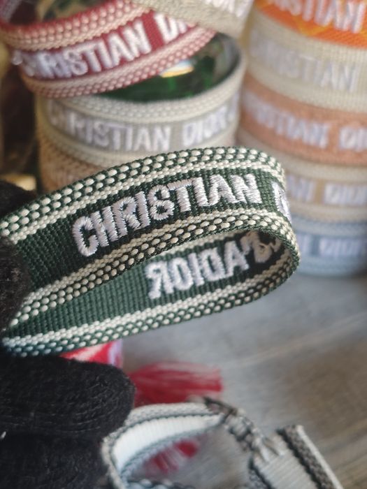 Pulseiras Christian Dior e Pingentes para Pulseiras Italianas