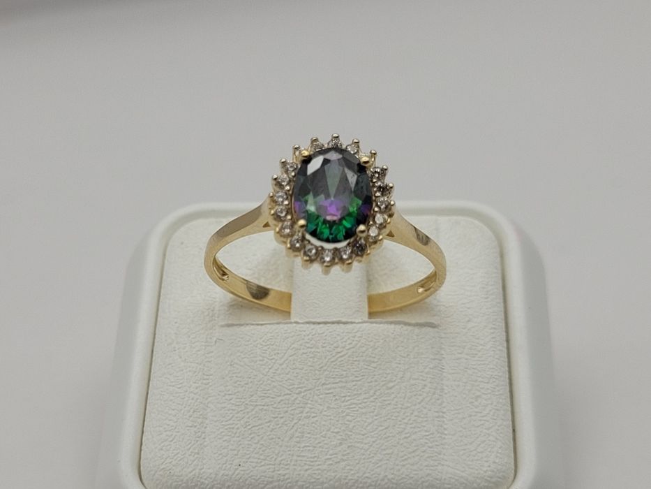 Nowy złoty pierścionek złoto próby 585, cyrkonie ocechowany rozmiar 20