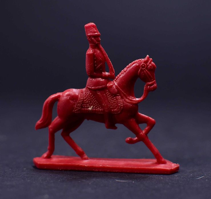 Figurka PRL # Żołnierz na Koniu