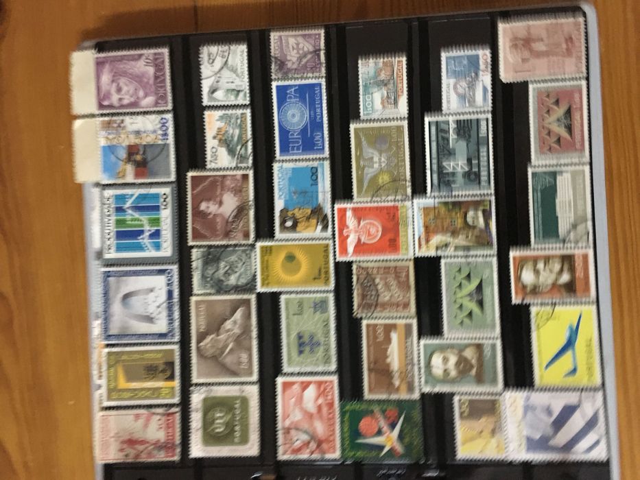 Coleção com mais de 300 selos