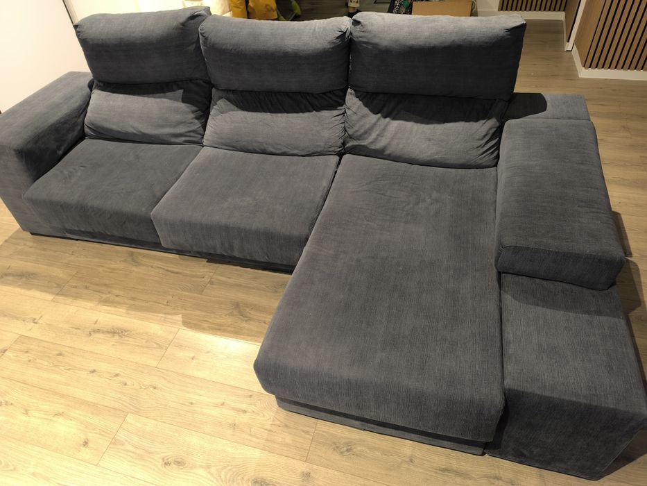Sofá com chaise longue à esquerda