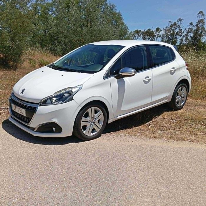 Peugeot 208 Carro usado em bom estado
