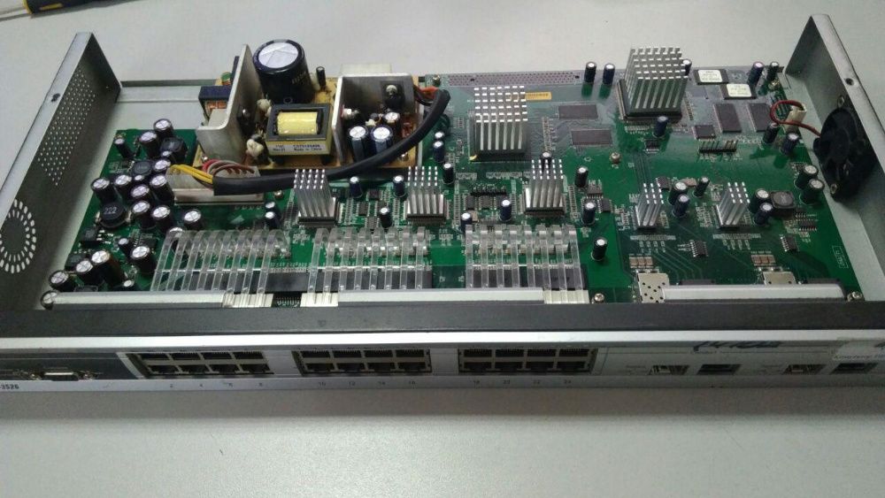 Коммутатор D-Link DES-3526