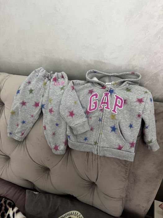 Спортивний костюм оригінал бренд GAP з США 12-18 місяців