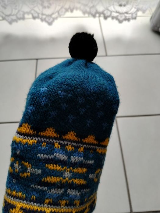 Niebieska czapka zimowa narciarska