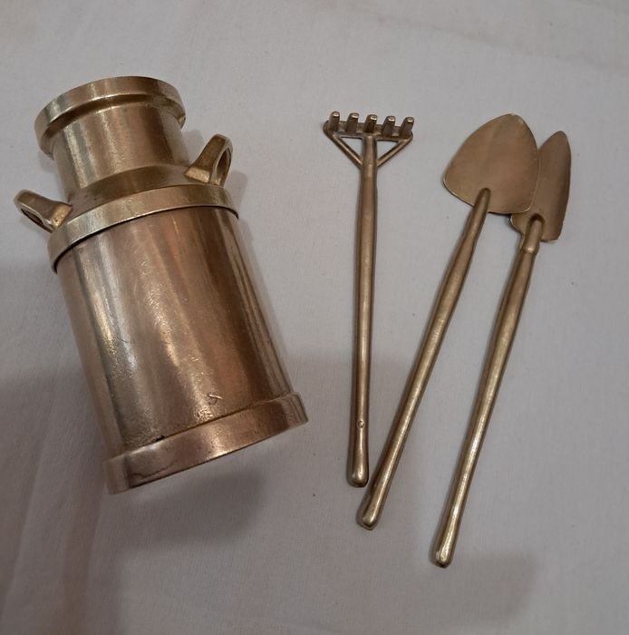 Бидон бронза,для комнатных цветов.