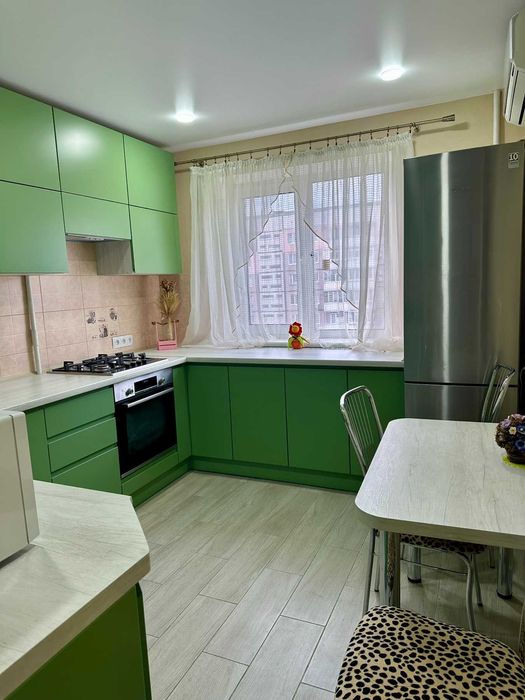 Продам красивую 3к Победа 3.Мандрыковская