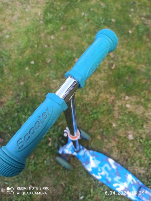 Hulajnoga trójkołowa