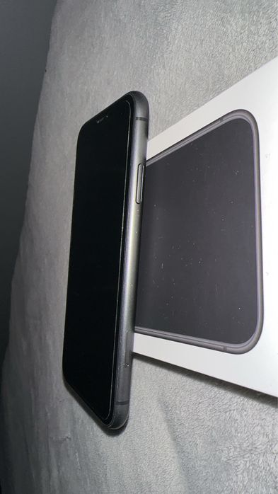 Sprzedam iPhone 11