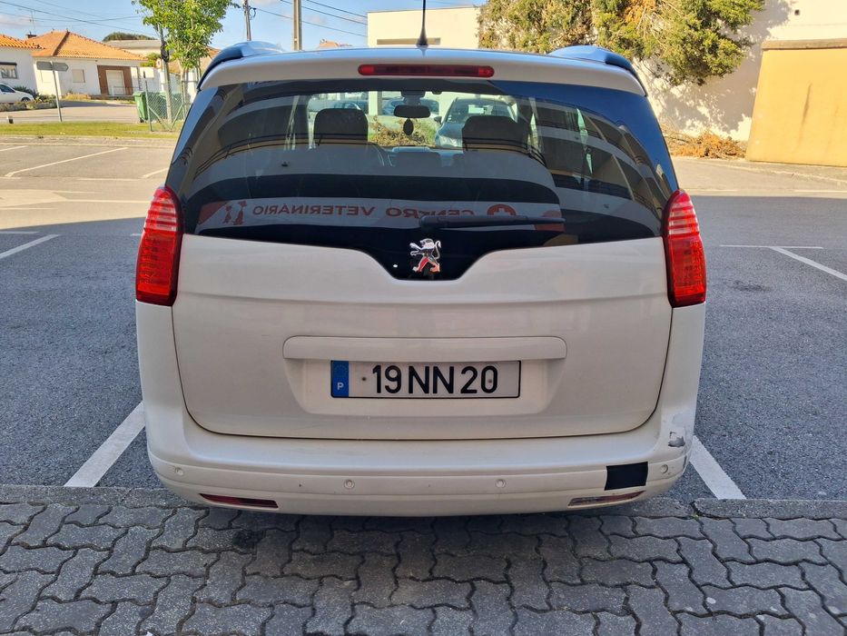 Peugeot 5008 2013