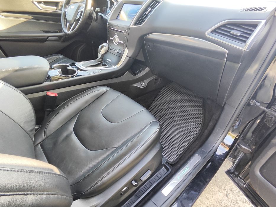 Ford Edge Titanium автопарковка
