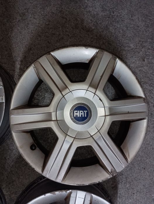 Vários jogos de jantes usadas