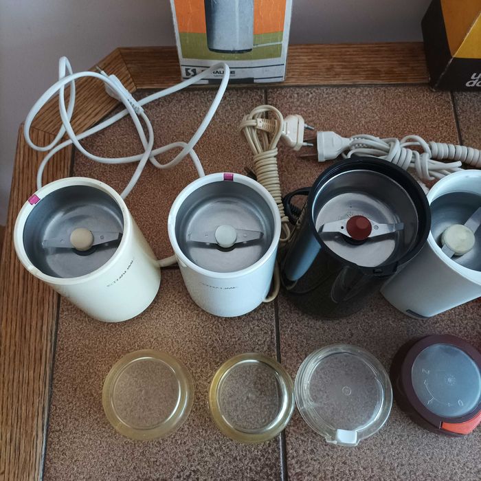 Młynek do kawy Predom Prespol UD 40 z czasów PRL