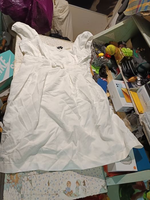 Vendo vestido branco para mulheres bom de estado