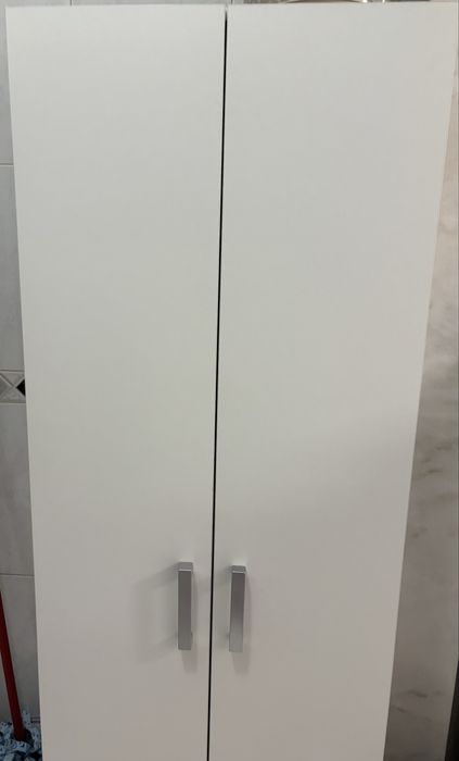 Despenseiro em otimo estado