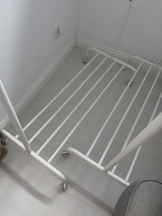 Ikea bialy wieszak na ubrania