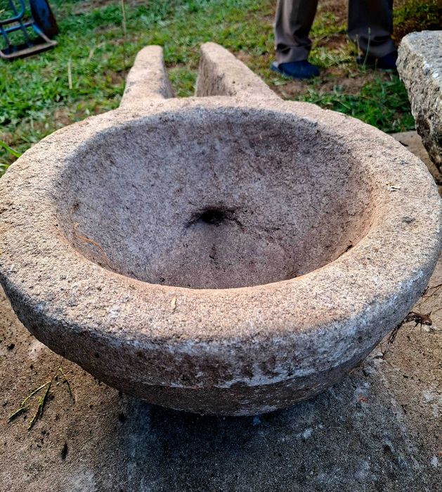 Caneiro em Pedra Antigo