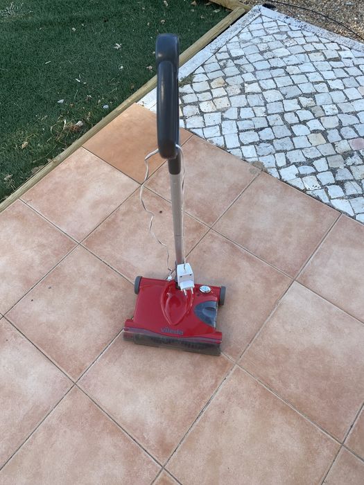 Vassoura eletrica vileda