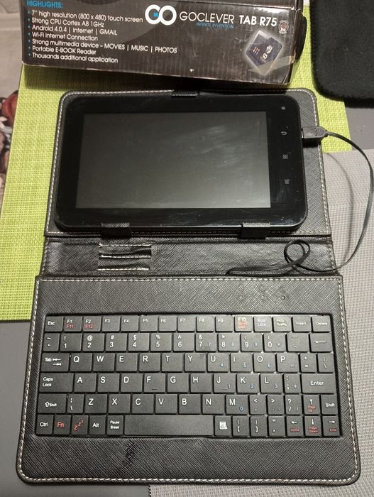 Tablet Goclever  z klawiaturą