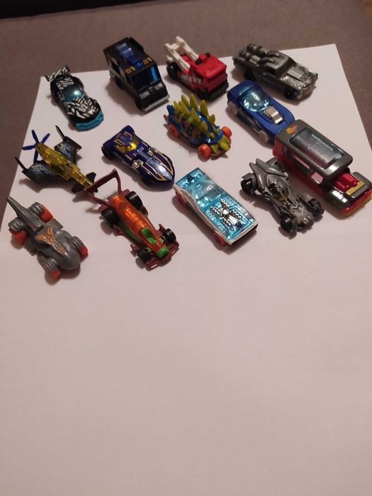 Samochodziki hot whells