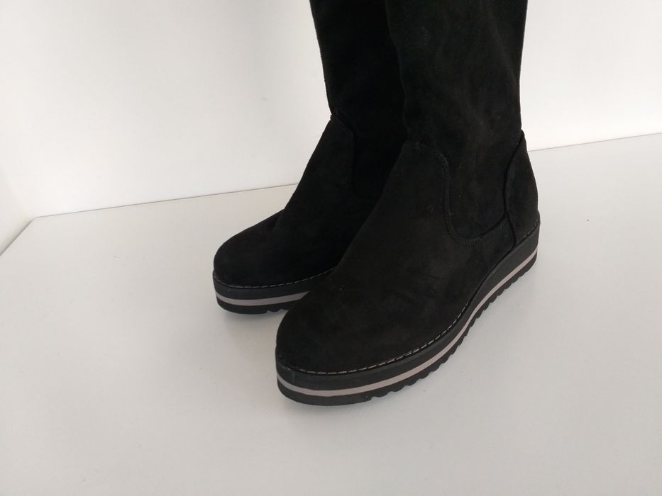 Buty kozaki na koturnie w rozmiarze 36