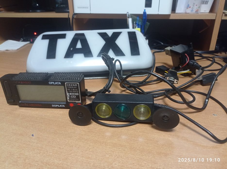 Witam,sprzedam komplet taxi.