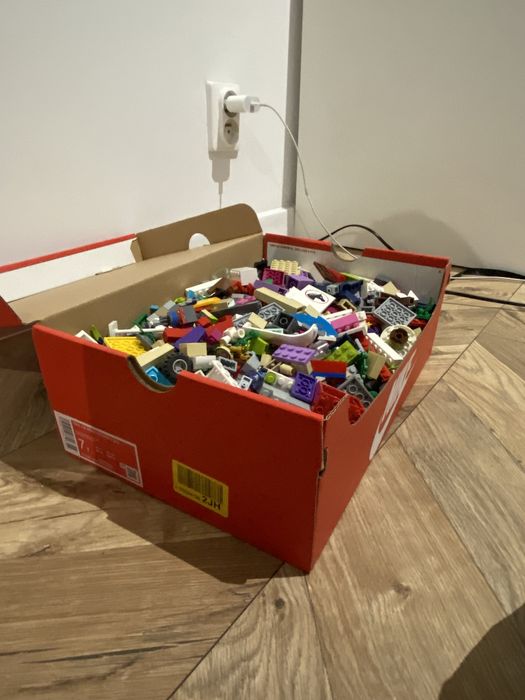 lego klocki pudło lego friends lego eleves lego city