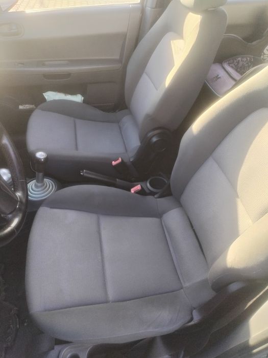 Mitsubishi Colt 1.1 gasolina 2005