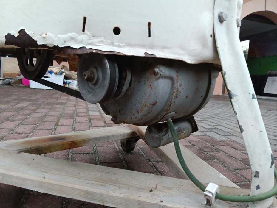 Zabytkowa pralka Miele