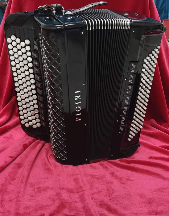 Acordeão pouco uso como novo