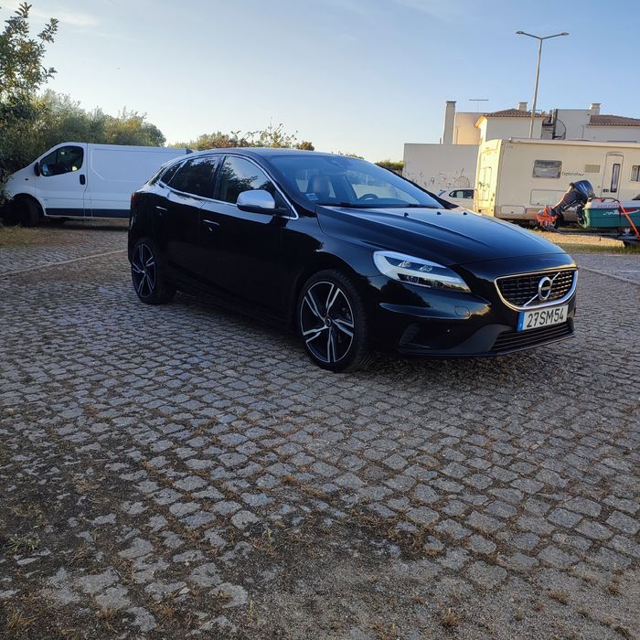 Volvo V40 R design