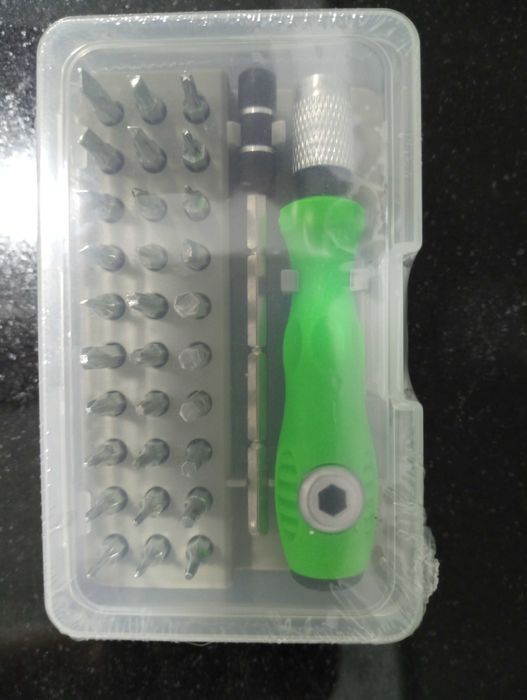 Ferramenta  nova com 32 pontas