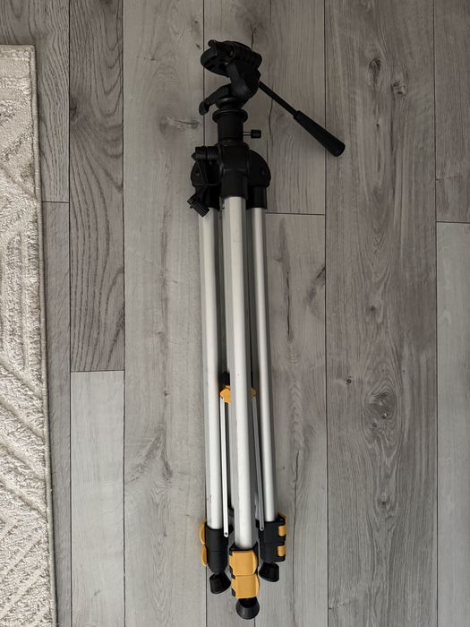 Statyw Nivel System SJJ-M1  plus tyczka