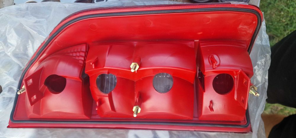 Tylna lampa Sritnter 312 td do 2000r. nowa Lewa
