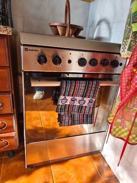 Fogão Meireles em Inox (4 Bocas c/ Isqueiro Elétrico + Forno) – 58x60 cm