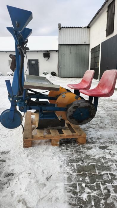 Sadzarka do warzyw z dozownikiem do nawozu 2 rzędowa