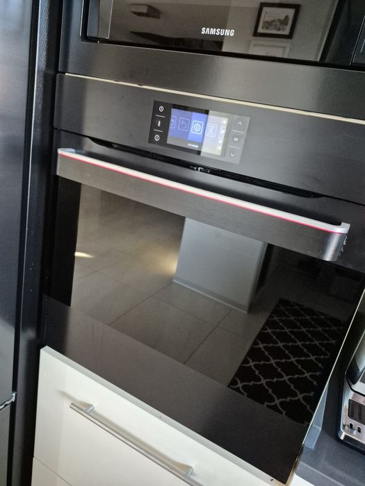 Piekarnik do zabudowy Amica ED87689BA+ automatyczne drzwi