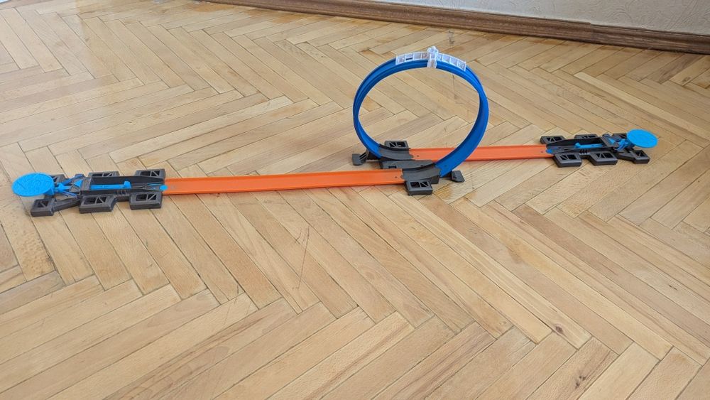 Трек Hot wheels Петля з запуском з обох боків