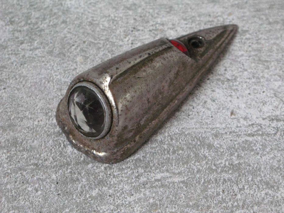 Carcaça de luz de para-lamas de moto antiga vintage, Harley? Triumph?