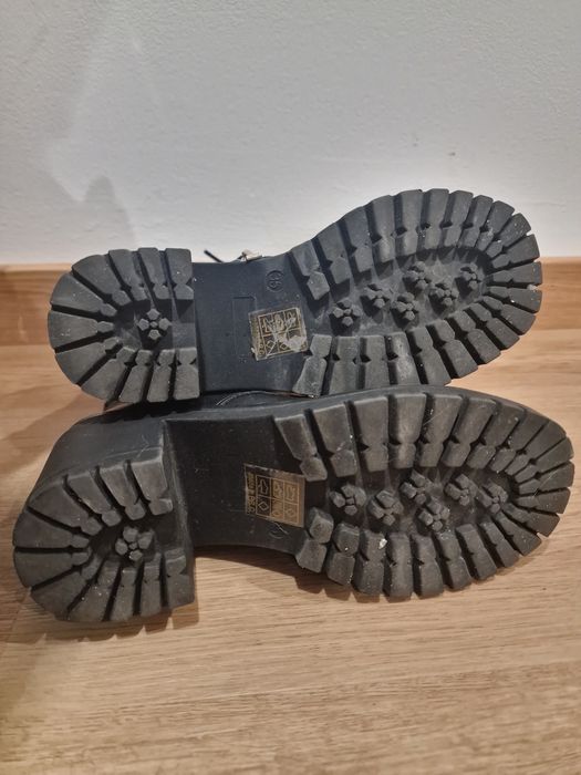 Botas pretas pele sintética