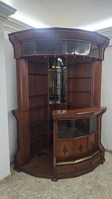 Bar com 2 bancos, cerejeira.