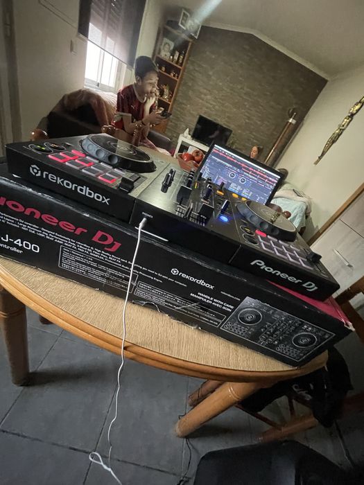 Mesa pioneer ddj-400